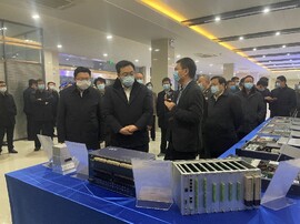 走进新葡京平台——泰州市领导带队观摩“三比一提升”项目建设